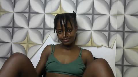 Snapshot of petite_star2 chatting on 10.20.25 petite_star2 online show from 10.20.25