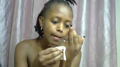 petite_star2 online show from 12.20.25