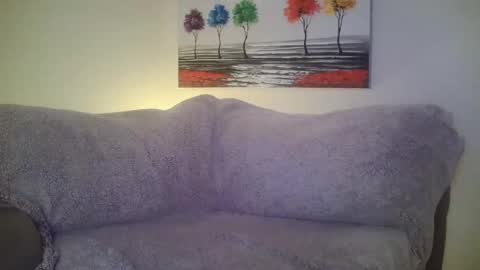 Snapshot of petite_treat_ chatting on 01.01.25 petite treat online show from 01.01.25