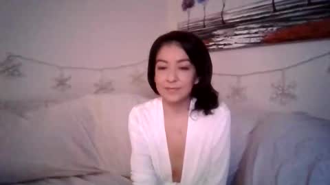 Snapshot of petite_treat_ chatting on 12.21.25 petite treat online show from 12.21.25