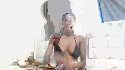 Snapshot of petiteblackjuicy chatting on 07.09.26 Amara online show from 07.09.26
