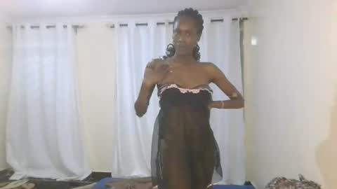 Snapshot of petiteblackjuicy chatting on 07.19.26 Amara online show from 07.19.26