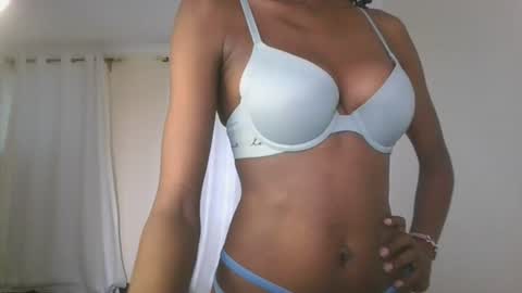 Snapshot of petiteblackjuicy chatting on 07.21.26 Amara online show from 07.21.26