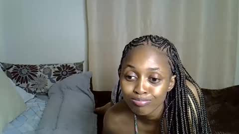 Snapshot of petitecaramell chatting on 10.12.25 Caramel online show from 10.12.25