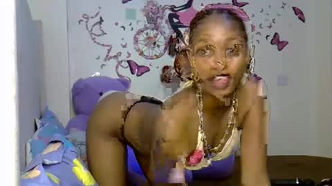 Snapshot of petitecaramell chatting on 03.14.26 Caramel online show from 03.14.26