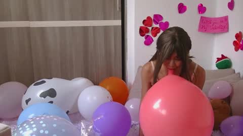 Snapshot of petitecindyluna chatting on 02.27.25 C online show from 02.27.25