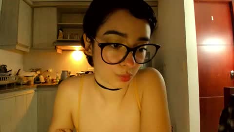 Snapshot of petitee_lunna chatting on 03.22.26 Lunna online show from 03.22.26