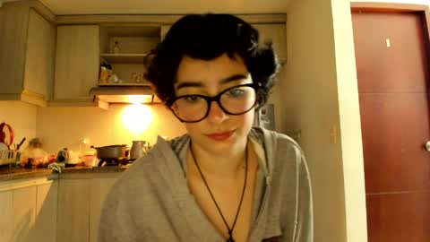 Snapshot of petitee_lunna chatting on 04.01.26 Lunna online show from 04.01.26
