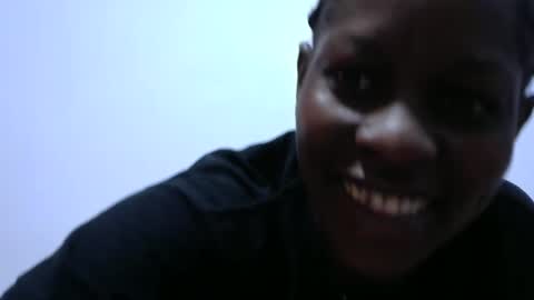 Snapshot of petitegirly12 chatting on 02.20.25 petitegirly12 online show from 02.20.25