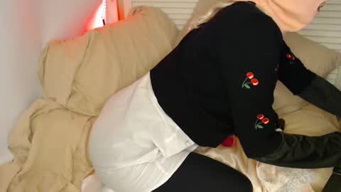 petitegirlypop online show from 09.28.25