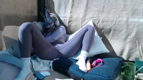 petitegirlypop online show from 10.03.25