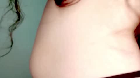 Snapshot of petiteivoryqueen chatting on 05.06.26 danna online show from 05.06.26