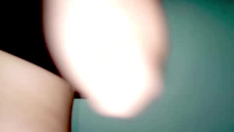 Snapshot of petiteivoryqueen chatting on 06.08.26 danna online show from 06.08.26