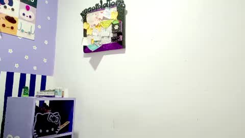 Snapshot of petiteivoryqueen chatting on 07.23.26 danna online show from 07.23.26