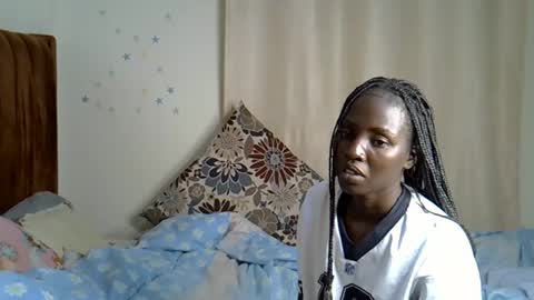 Snapshot of petitekittyy chatting on 02.04.26 Kitty online show from 02.04.26