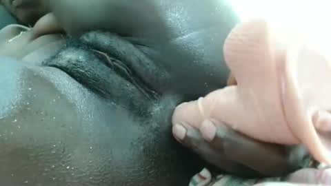 petiteme1 online show from 10.25.25