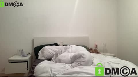 lara online show from 12.21.25