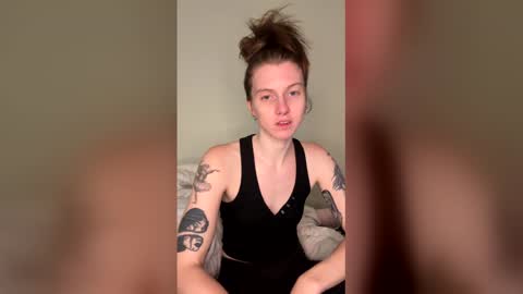 Snapshot of petiteratt chatting on 05.17.26 I am very new and dont know what im doing lol online show from 05.17.26