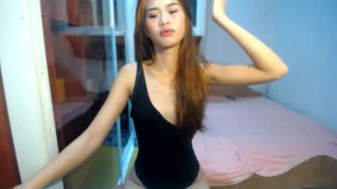 Snapshot of petitesquirtgirlxxx chatting on 09.10.25 petitesquirtgirlxxx online show from 09.10.25