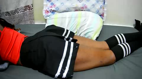 petitetasha online show from 11.30.25