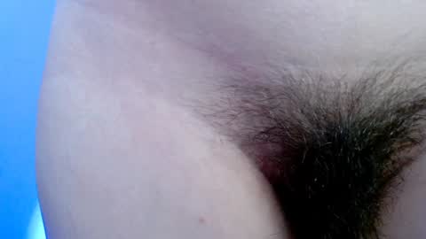 i.. .U can call me Nick ....    Help me to reach 200 thumbs up online show from 01.14.25