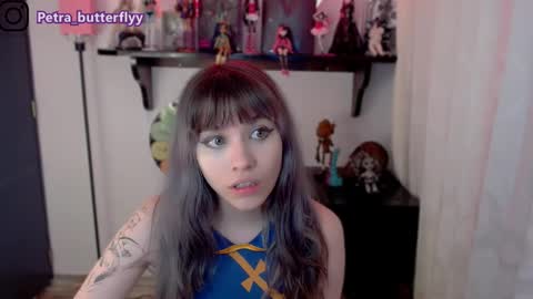 i.. .U can call me Nick ....    Help me to reach 200 thumbs up online show from 02.18.25