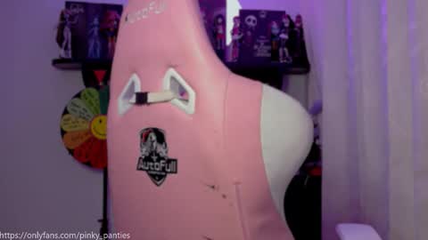 i.. .U can call me Nick ....    Help me to reach 200 thumbs up online show from 09.16.25