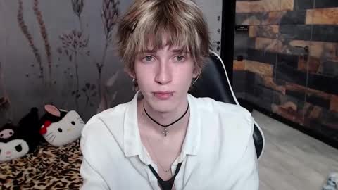 Snapshot of pexxide chatting on 03.02.26 soren online show from 03.02.26