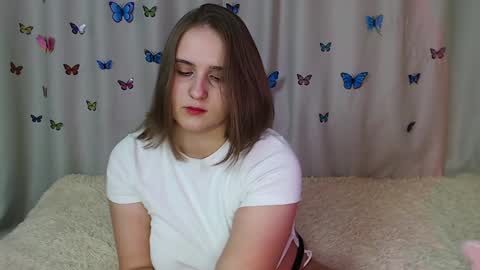 Snapshot of phantommira chatting on 01.06.25 phantommira online show from 01.06.25