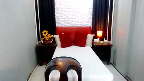 Snapshot of phenominalduodiva chatting on 12.18.25 cervena online show from 12.18.25