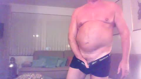 Snapshot of phil279 chatting on 10.22.25 Phil online show from 10.22.25