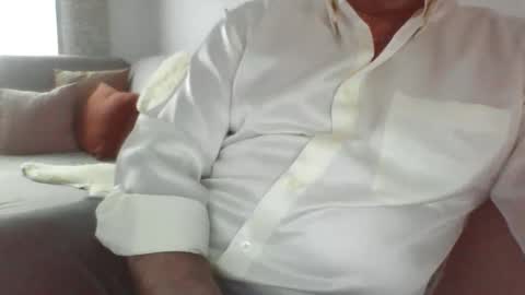 Snapshot of phil279 chatting on 11.01.25 Phil online show from 11.01.25