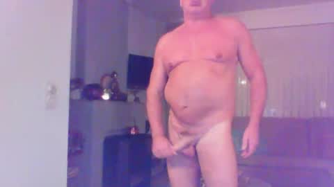 Snapshot of phil279 chatting on 11.05.25 Phil online show from 11.05.25