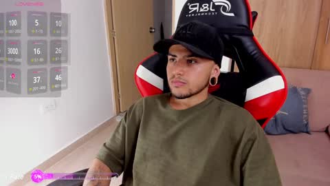 Snapshot of philip_stones_ftm chatting on 02.05.25 phil online show from 02.05.25