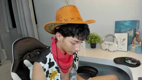 Phil.   INDEPENDENT MODEL online show from 11.01.25