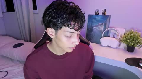 Phil.   INDEPENDENT MODEL online show from 12.03.25