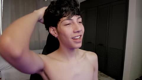 Phil.   INDEPENDENT MODEL online show from 05.19.26