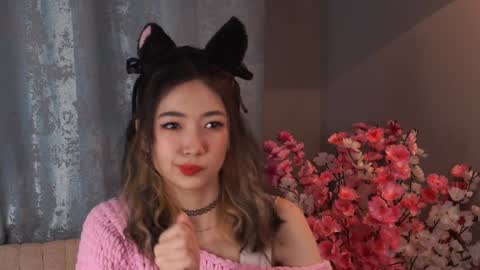 Snapshot of philomenafrost chatting on 12.05.24 Hitomi oo online show from 12.05.24