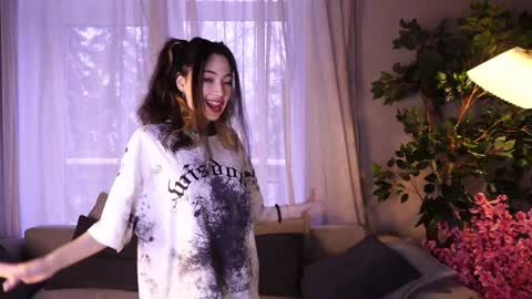 Snapshot of philomenafrost chatting on 12.12.24 Hitomi oo online show from 12.12.24