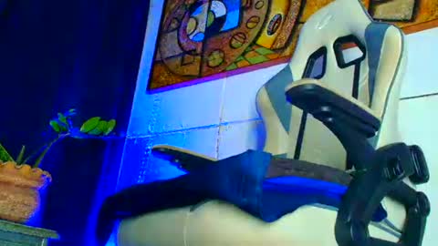 phlilloyhighclouds online show from 10.27.25