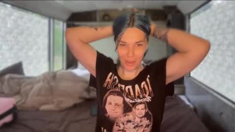 phoebebobebe online show from 10.27.25