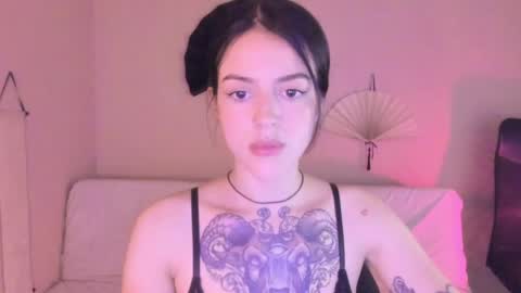 Snapshot of phoenixx_x chatting on 04.12.26 phoenixx_x online show from 04.12.26