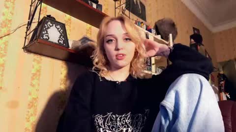 Lola online show from 05.10.26