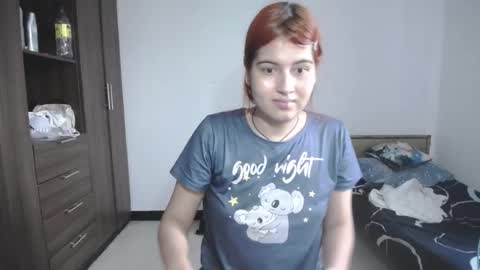 Snapshot of pia_alonzo30 chatting on 04.23.26 izzy online show from 04.23.26