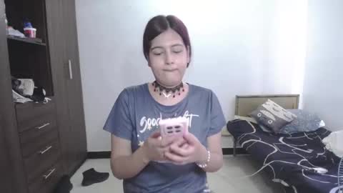 Snapshot of pia_alonzo30 chatting on 05.15.26 izzy online show from 05.15.26