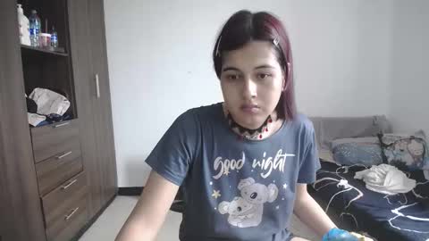 Snapshot of pia_alonzo30 chatting on 05.26.26 izzy online show from 05.26.26