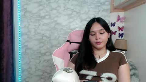 Snapshot of pia_intownx chatting on 06.11.26 Ms Pia online show from 06.11.26