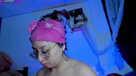 Snapshot of piafisher_ chatting on 02.19.25 PIA FISHER online show from 02.19.25