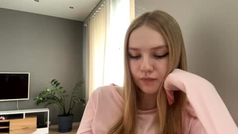 Kristie online show from 06.12.26
