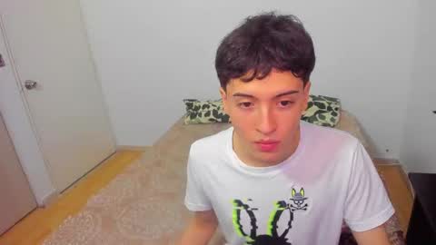 picaszomilos350 online show from 03.16.26